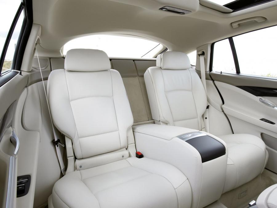  BMW 550i Gran Turismo 2009 года  (фото 10 из 22)